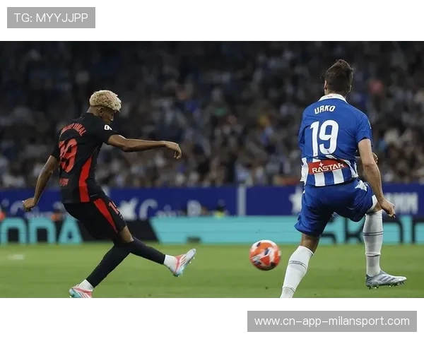 亚马尔左脚弧线直奔死角