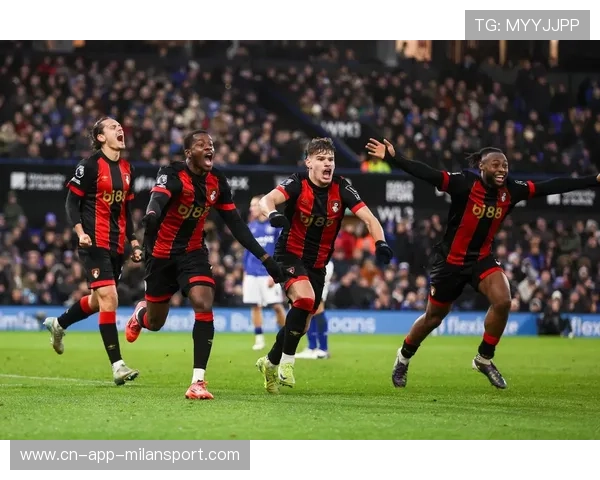 曼联主场迎战伯恩茅斯，红魔是否能突破防线漏洞