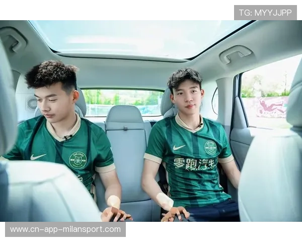 浙江队王钰栋中路传切助攻锋线